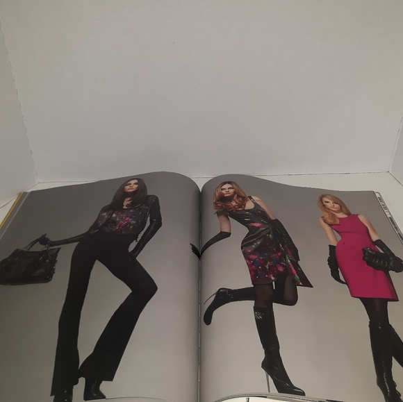 2009-2010 Large Versace catalog - Picture 9 of 15